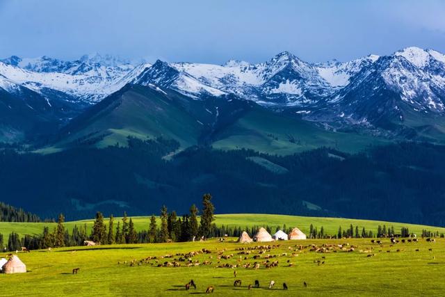 新疆阳光，温暖陪伴下的魅力疆域